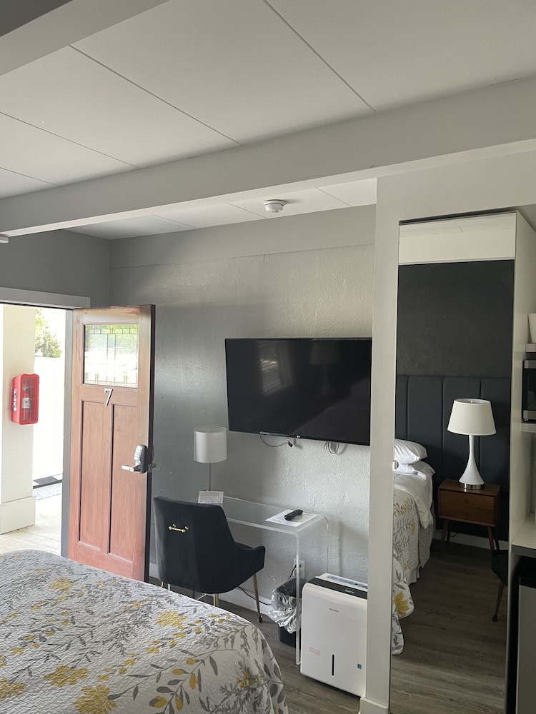Blue Star Motel