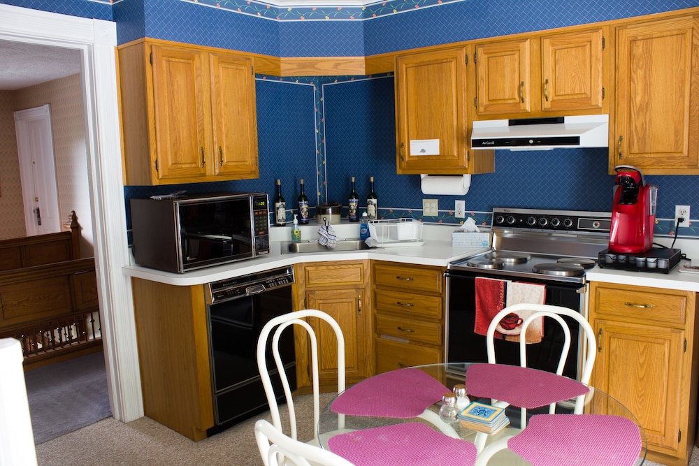 Hudson Manor Bed and Breakfast