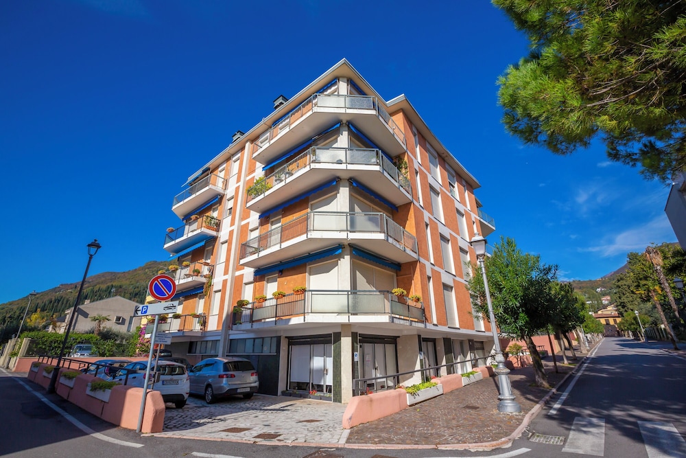 Rossella lake view en Salò — building