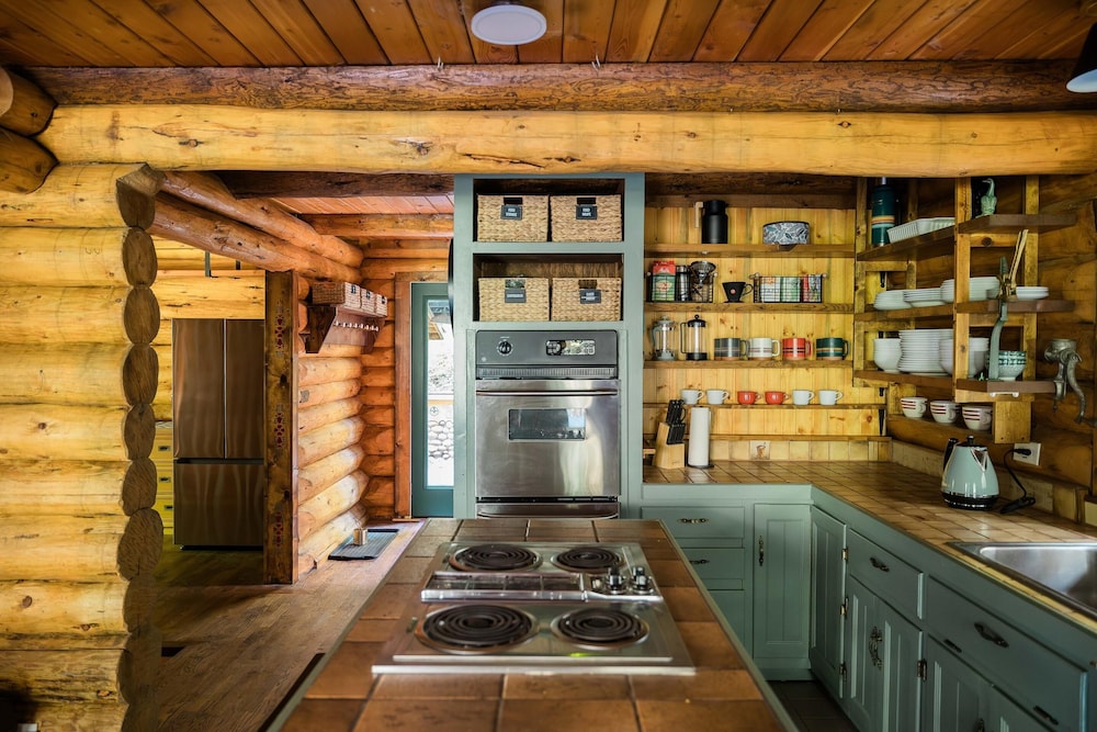 87sl - Starlink - Sauna - Pets OK - Sleeps 8