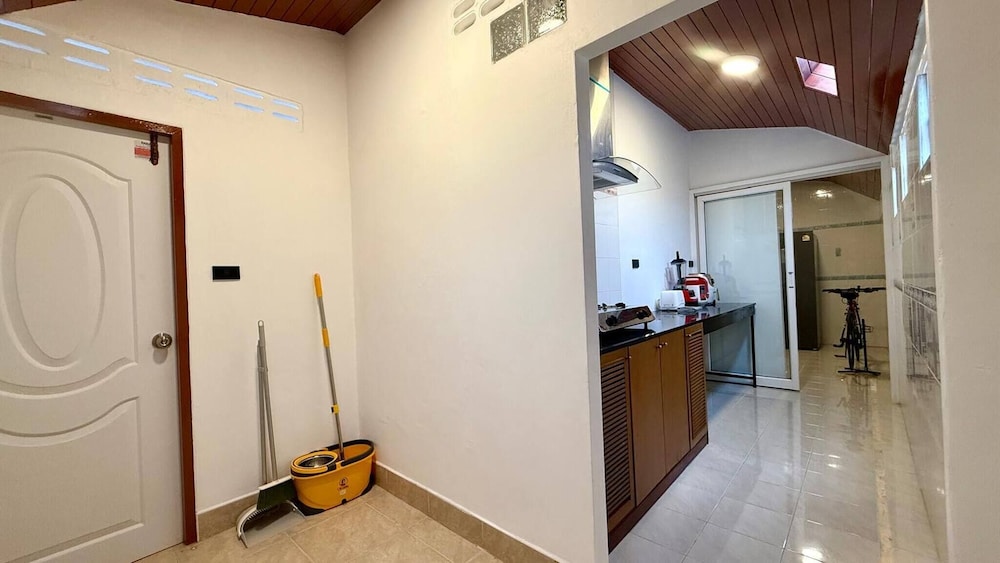 Valley 41 - 2 bdr Private Villa Near Phuket Town