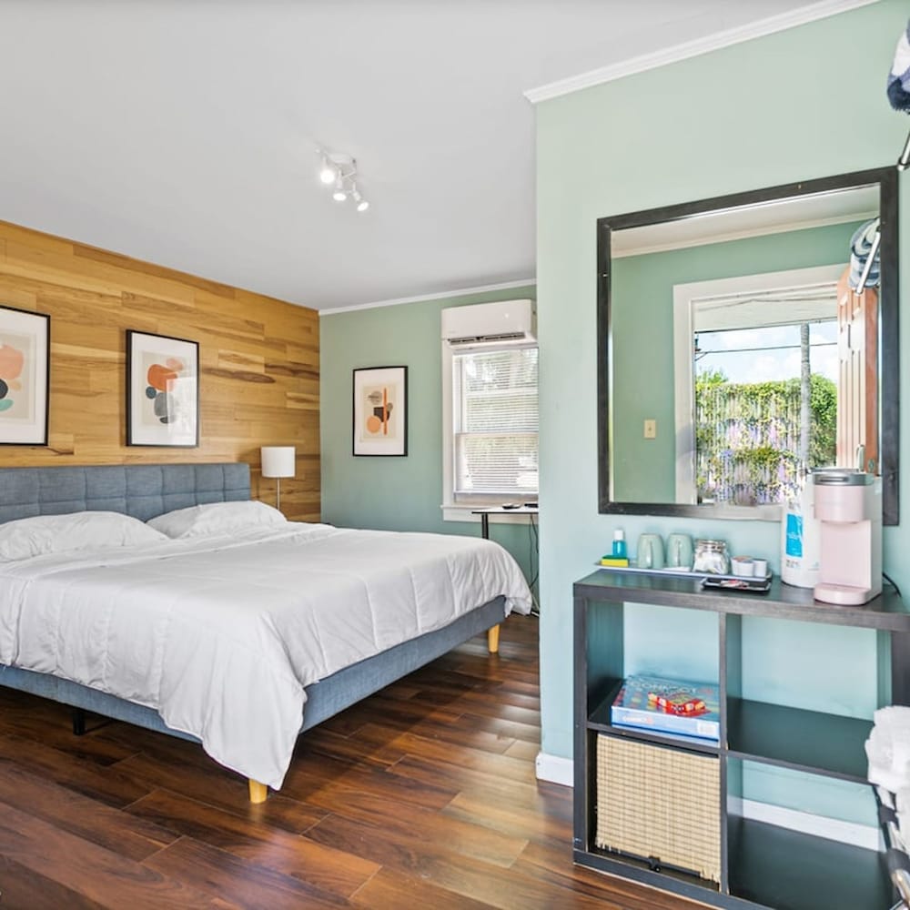 St Augustine Vacations - Classic Charm Retro 1950s Motel in St Augustine - Property Image 1