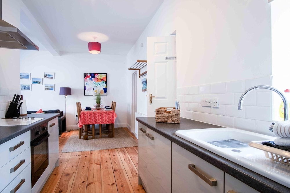 Sea Glass - 2 Bedroom Apartment - Manorbier