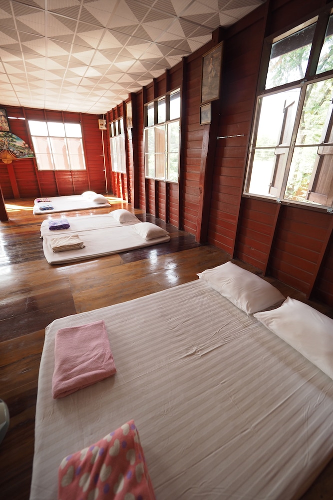 Ram Yai Homestay - Hostel