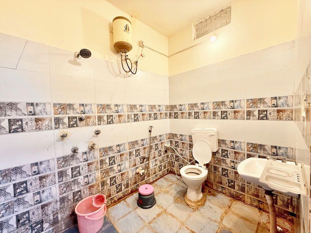 Hotel S P Palace near All Prime Location