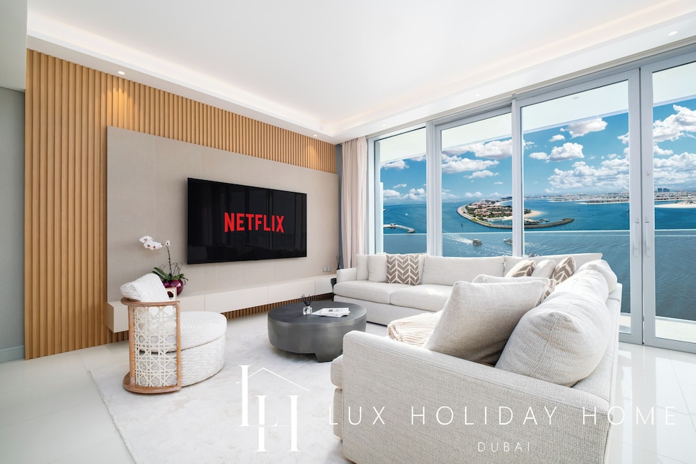LUX The Atlantis View Luxury Beach Suite
