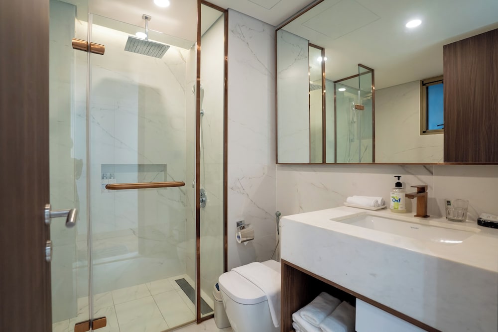 Midtown Premium Apartments