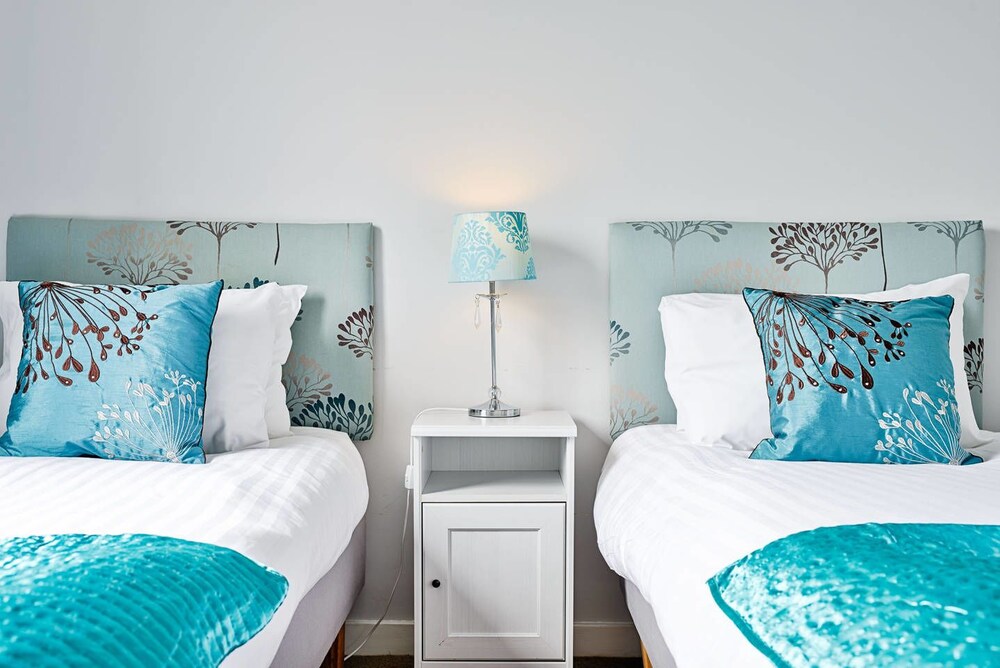 JOIVY Bright Royal Mile Apartment view 5