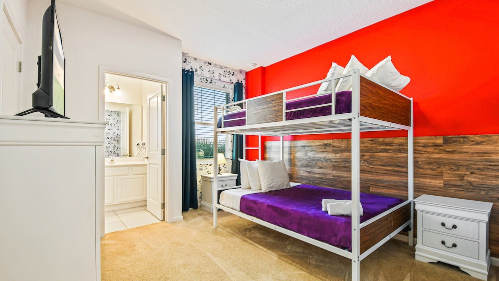 Spacious 12-bed Villa With Pool & Resort Amenities - Image 5