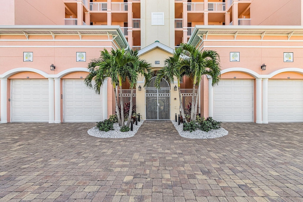 Palm Harbor #201 3 Bedroom Condo