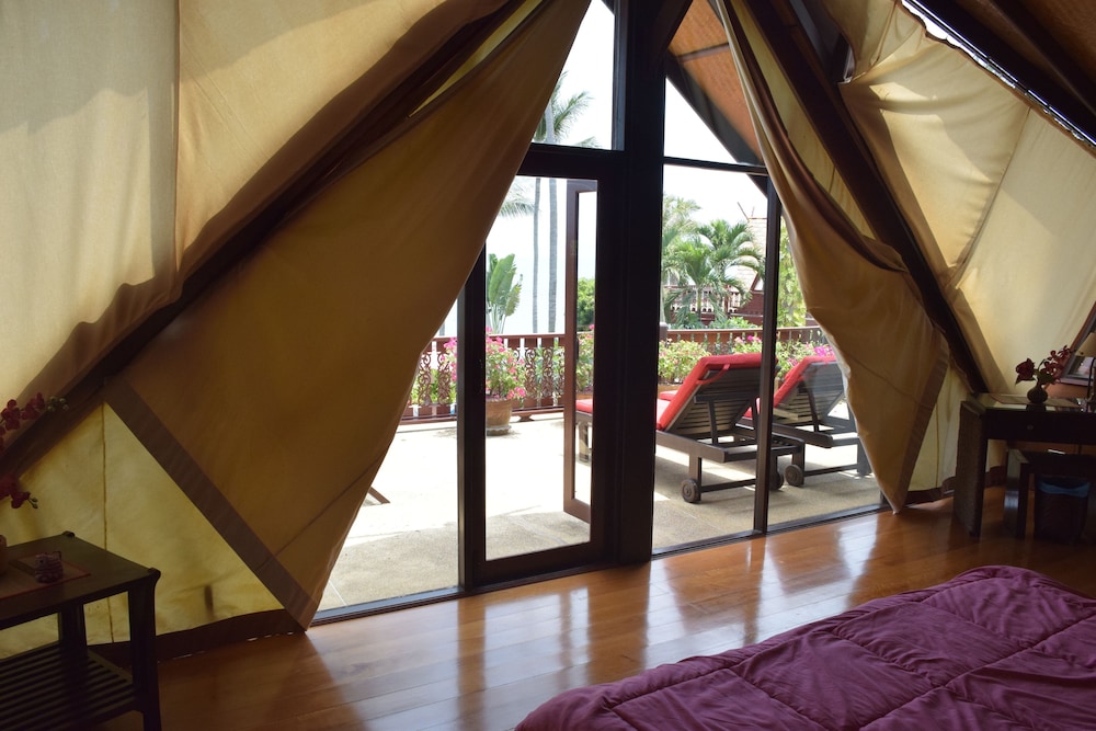 4 bedroom beachfront Villa 3 SDV024-By Samui Dream Villas view 5