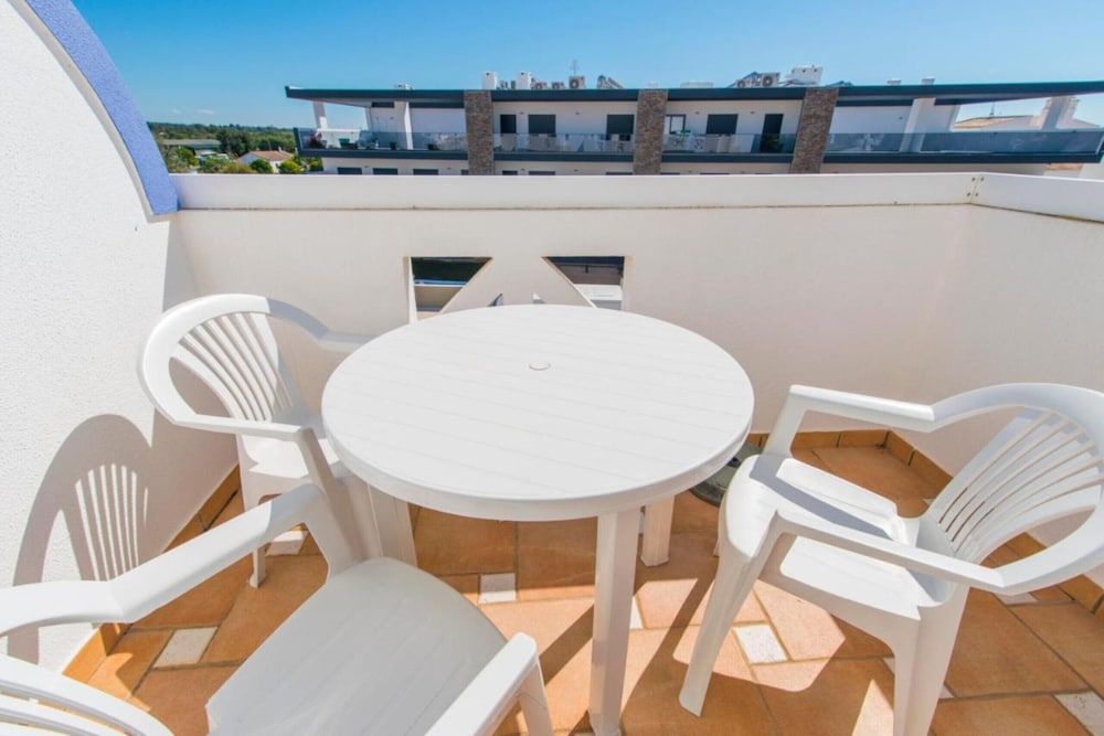 Quinta Velha Pool Terrace Flat15