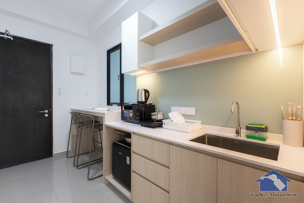 Sunshine Residence Suites