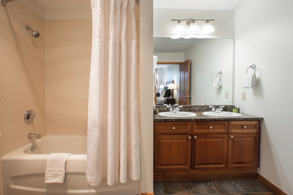 Winter Park Resort Lodging - Zephyr Mountain Condos