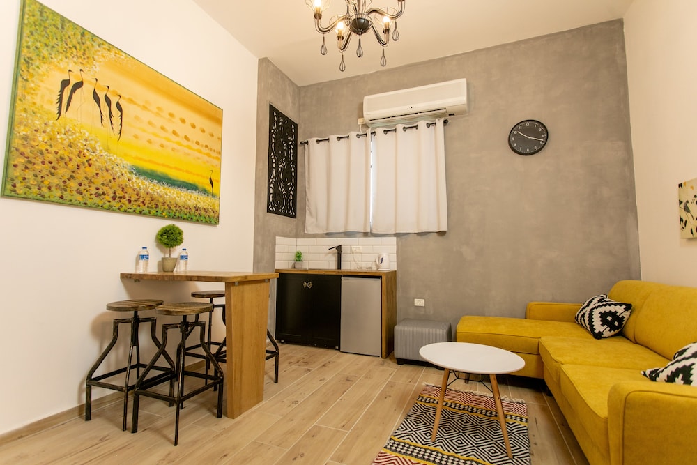 Eshel Mansion