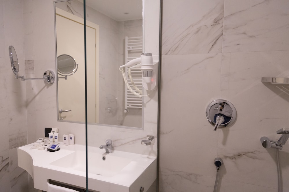 Sesto San Giovanni Vacations - iH Hotels Milano St. John Sesto San Giovanni - Property Image 2