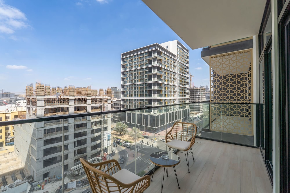 Peace and Tranquility in This 1 Bedroom in JVC