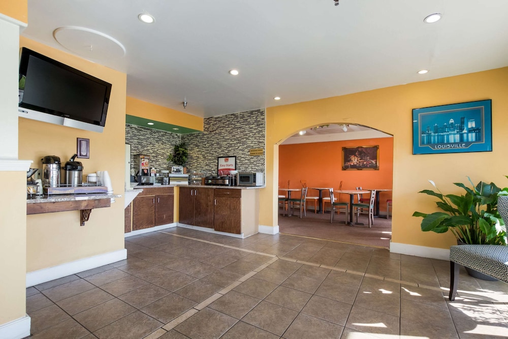 Econo Lodge Inn & Suites Brooks - Louisville South view 4