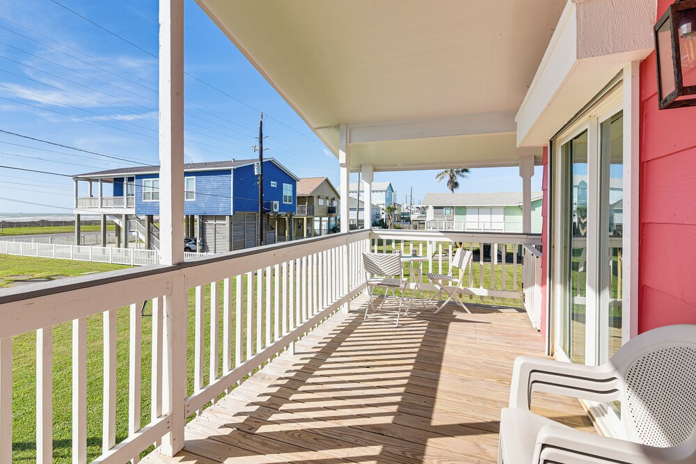Walk to Beach: Galveston Home w/ Patio & Balcony!