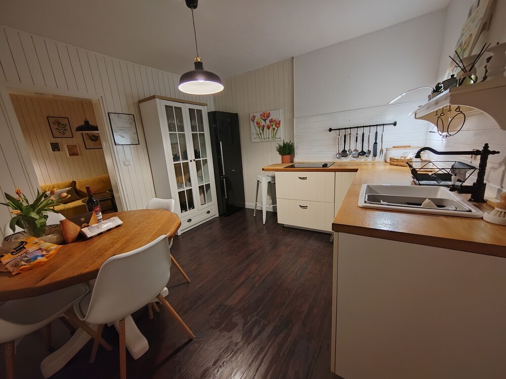 Stunning 2-bed House in Jezera With Sea Views