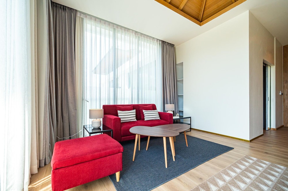 Teak 5 Bedroom Private Pool Villa Bangtao Beach