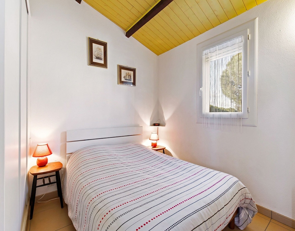 Stylish 2-bedroom Retreat in Agde