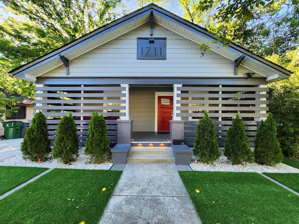 Luxury 3BR House in Charlotte view 3