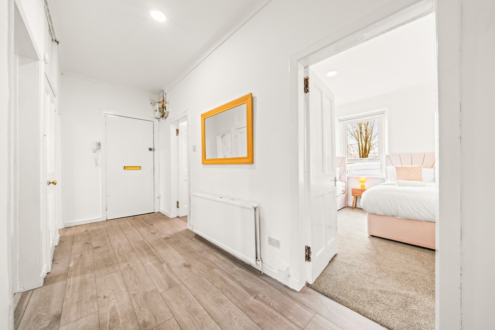 Cosy and Bright 3-Bedroom Flat