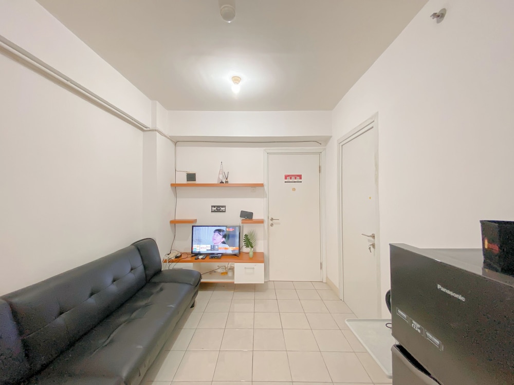 Comfy 1BR Apartment with Extra Room at Green Pramuka City near Mall