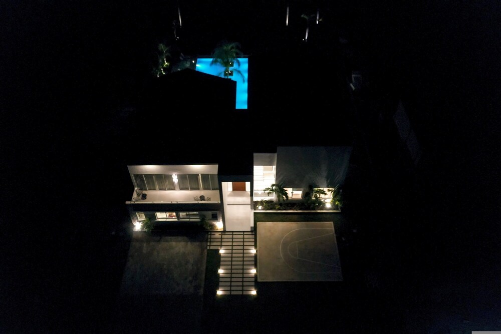 Cap Cana Villa for Rent Modern Fresh and Fully-equipped Oceanfront Villa
