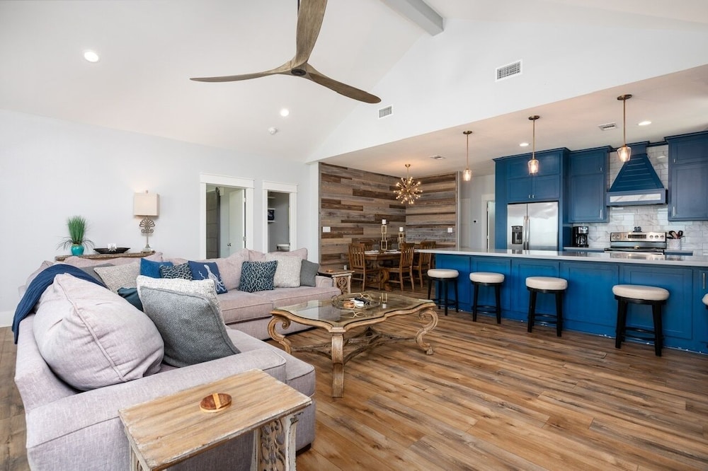 Deja Blue 2 3 Bedroom Home