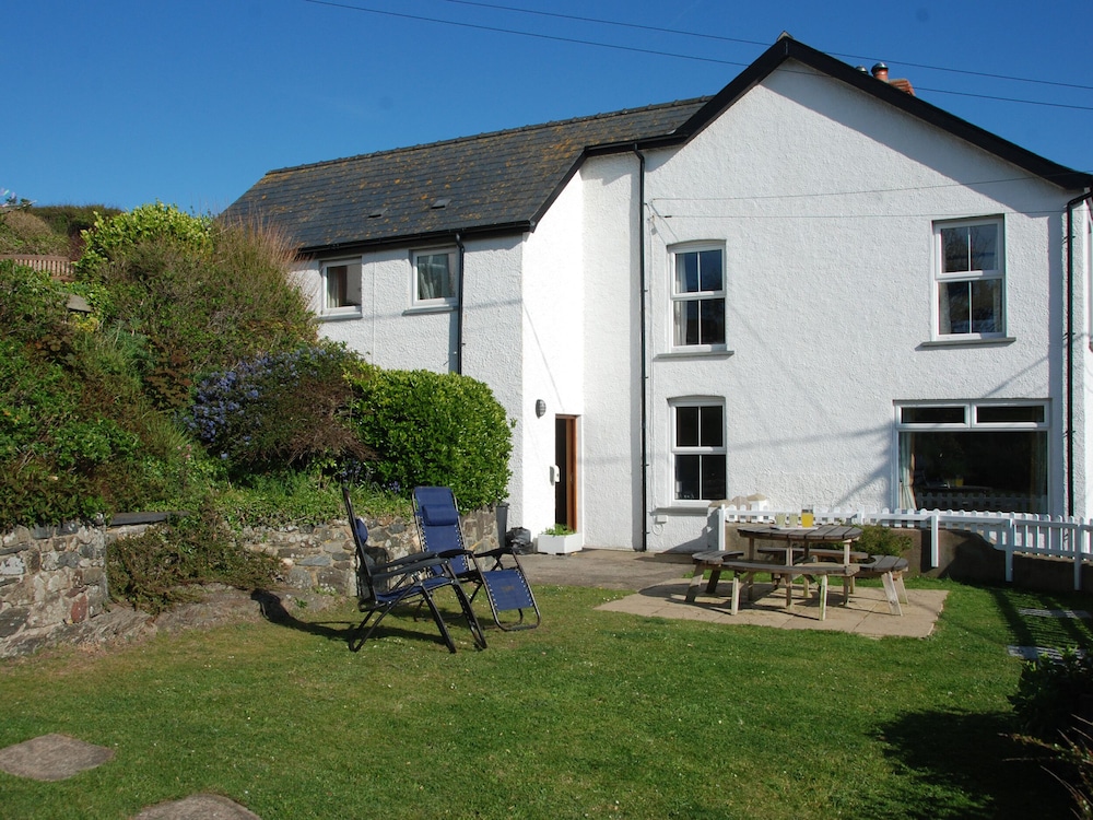 Glan y Mor