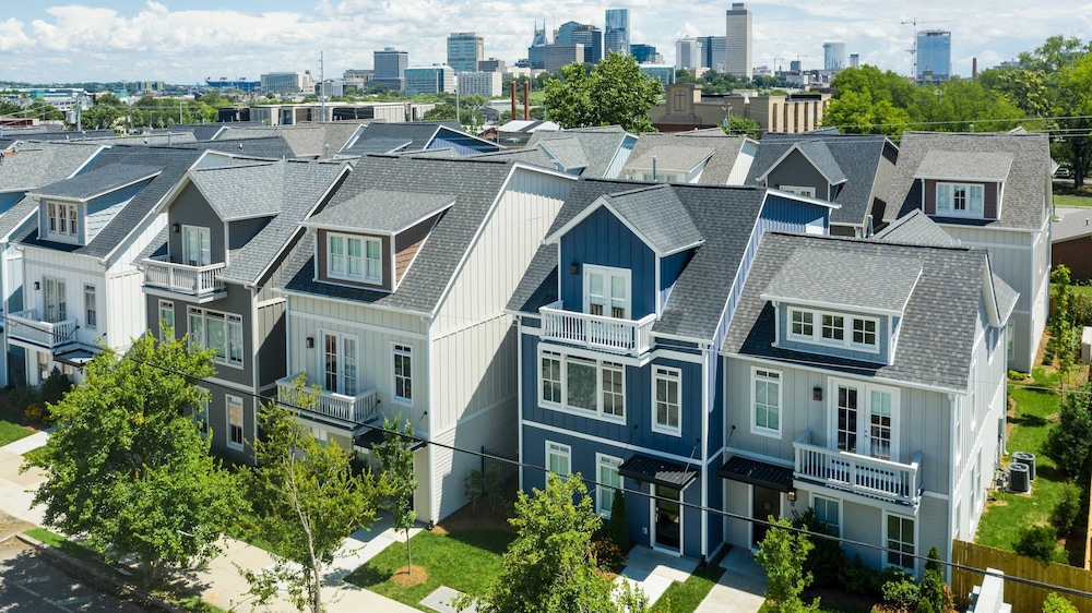 Stylish Retreat Near Germantown