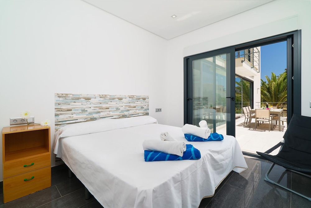 Villa Vera in Javea With 4 Bedrooms and 2 Bathrooms