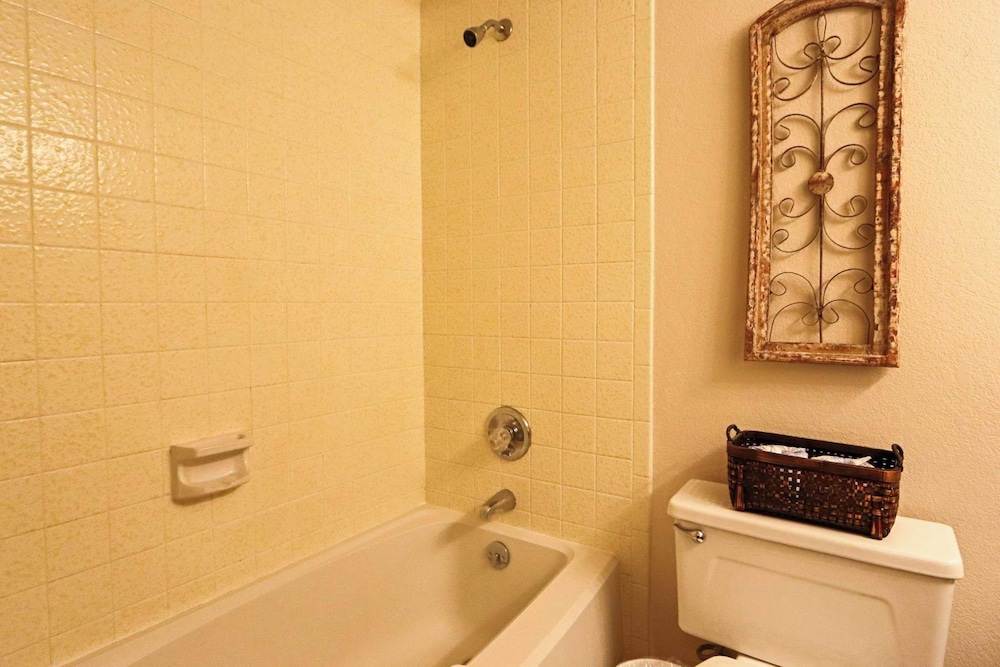 Family Fun Condo Stay for 6!