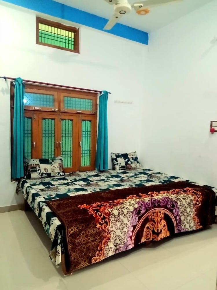 Radhe Ji Home Stay