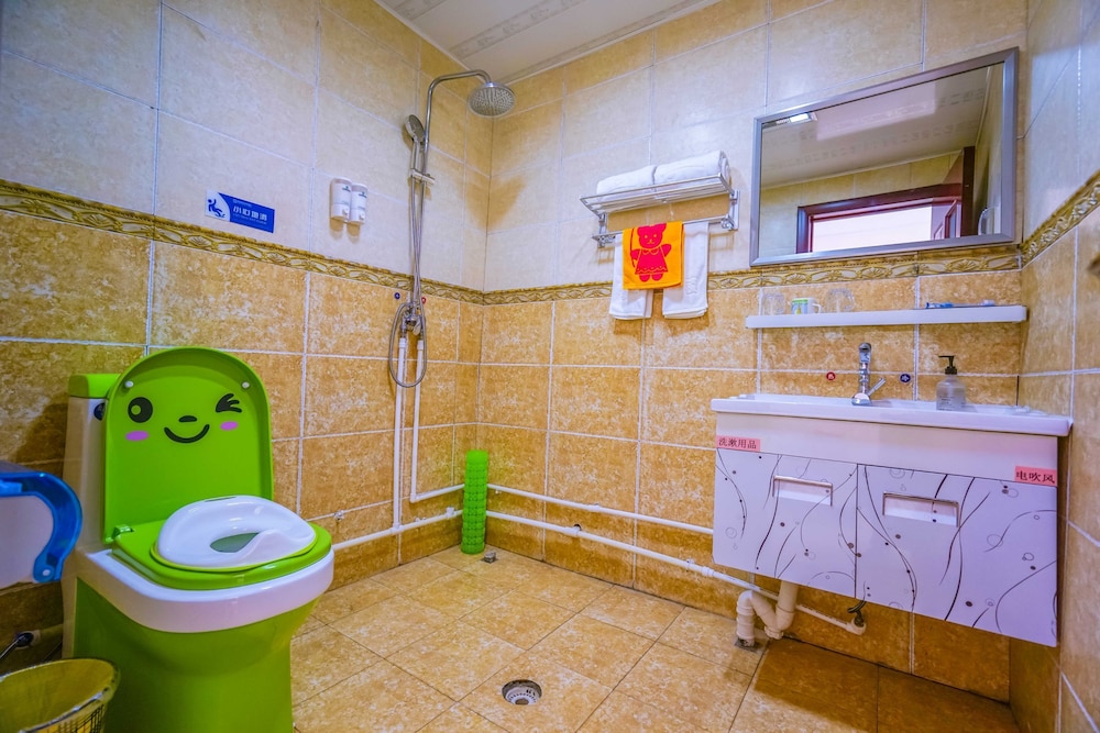 Yinyun Parent-Child Theme Inn Shandianhu
