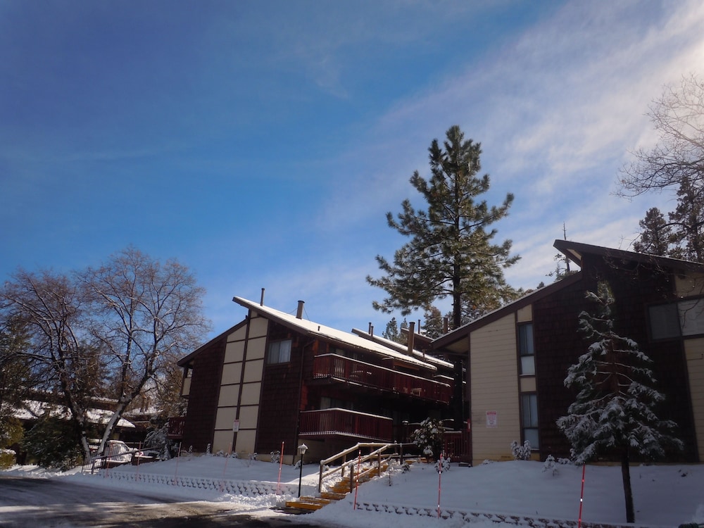 Snow Summit Townhouse Rentals & Sales