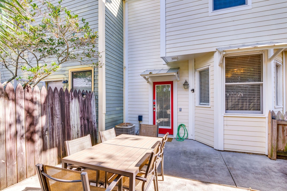 Pensacola Townhome w/ Patio Near Beaches + Golf! view 2