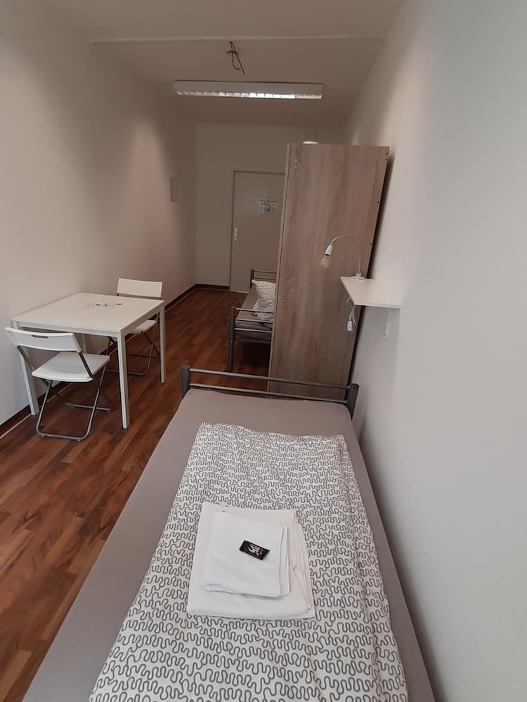 2-Rent Group Hostel Zimmer&Apartments GKP2