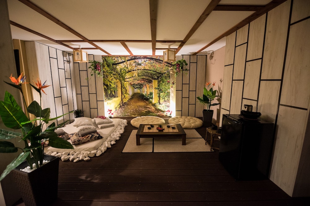 Magic Apartments