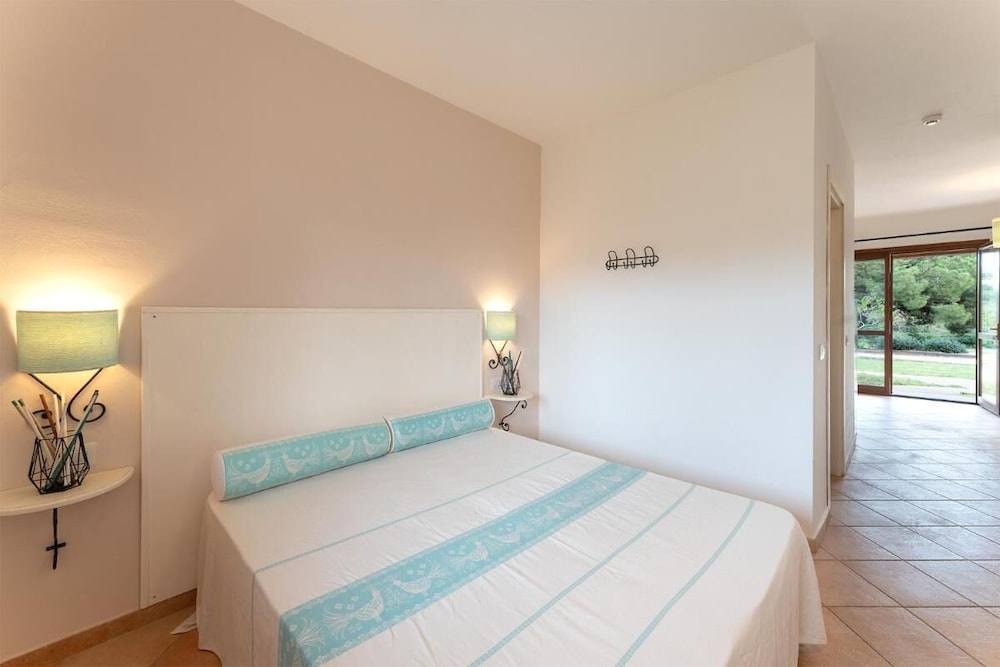 Relaxing Residence Baia dei Mirti B4-1 Bedroom Apartment Sleeps 4 Persons