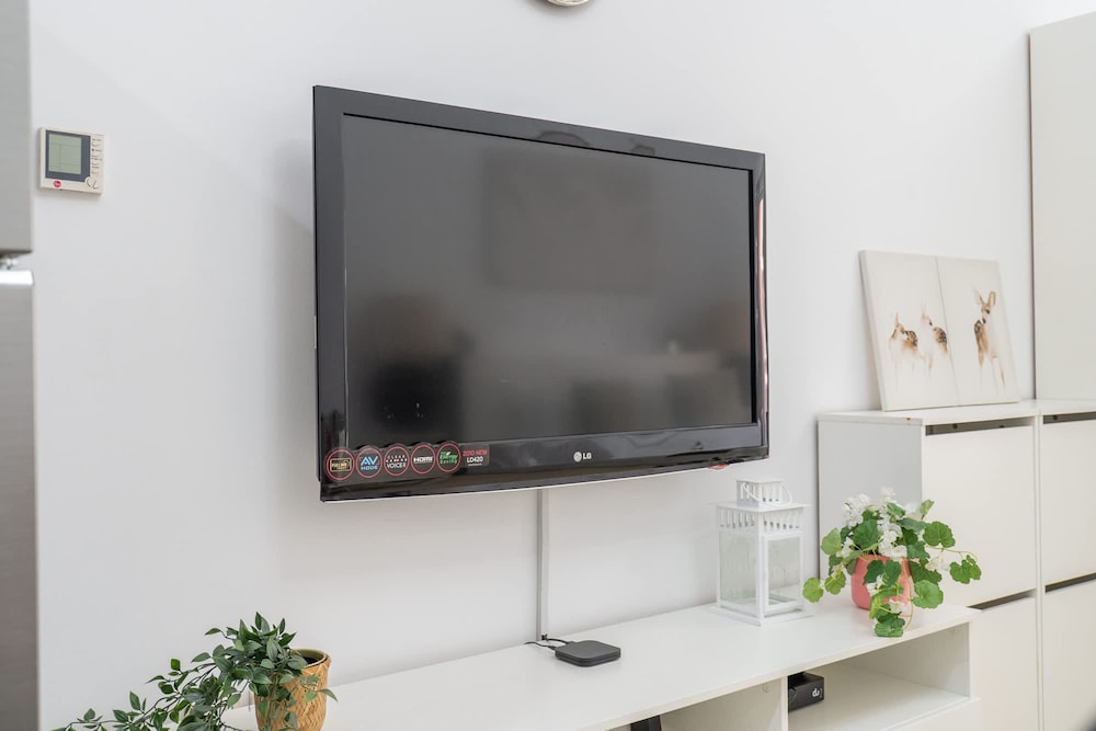 Serene Studio in Botanica JVC Perfect for Three