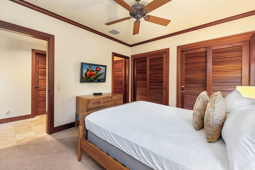Family-friendly & Romantic Getaway - Beach Club Access- Vrkcv