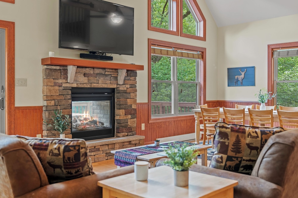 Bear Paw Lodge by Avantstay Hot Tub Deck Fire Pit