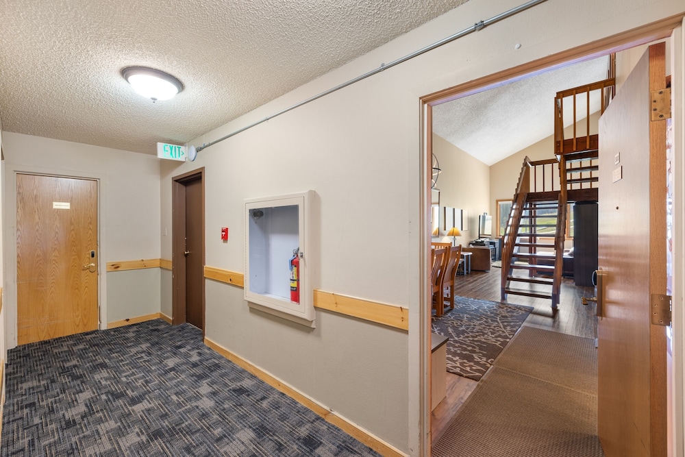 Fp300 Foxpine Inn 2 Bedroom Condo