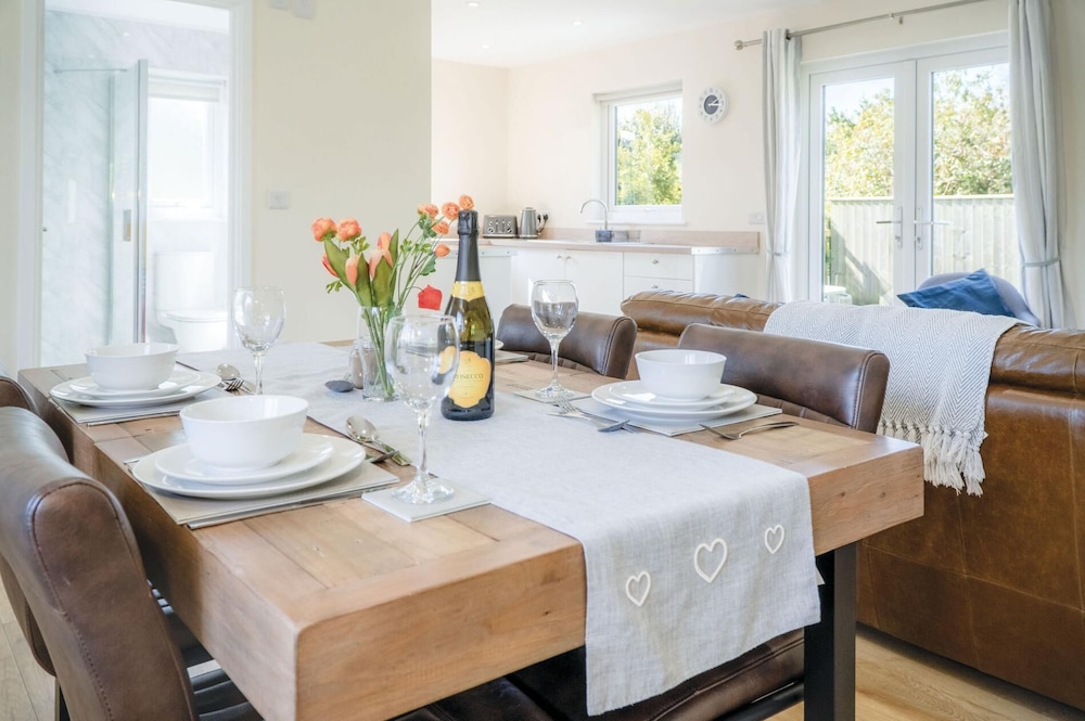 Skomer Lodge - 2 Bedroom Lodge - Manorbier
