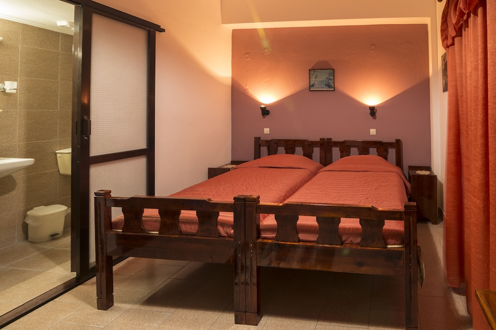 Savas Rooms