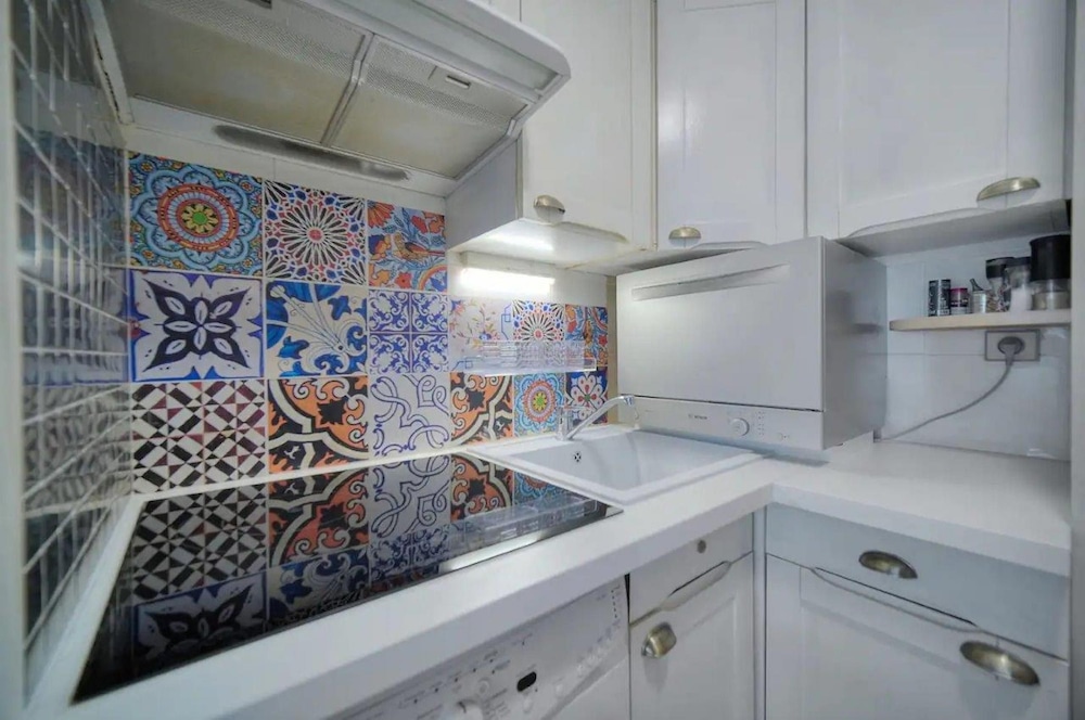 One Bed Apt in the Center of Cannes - 2198