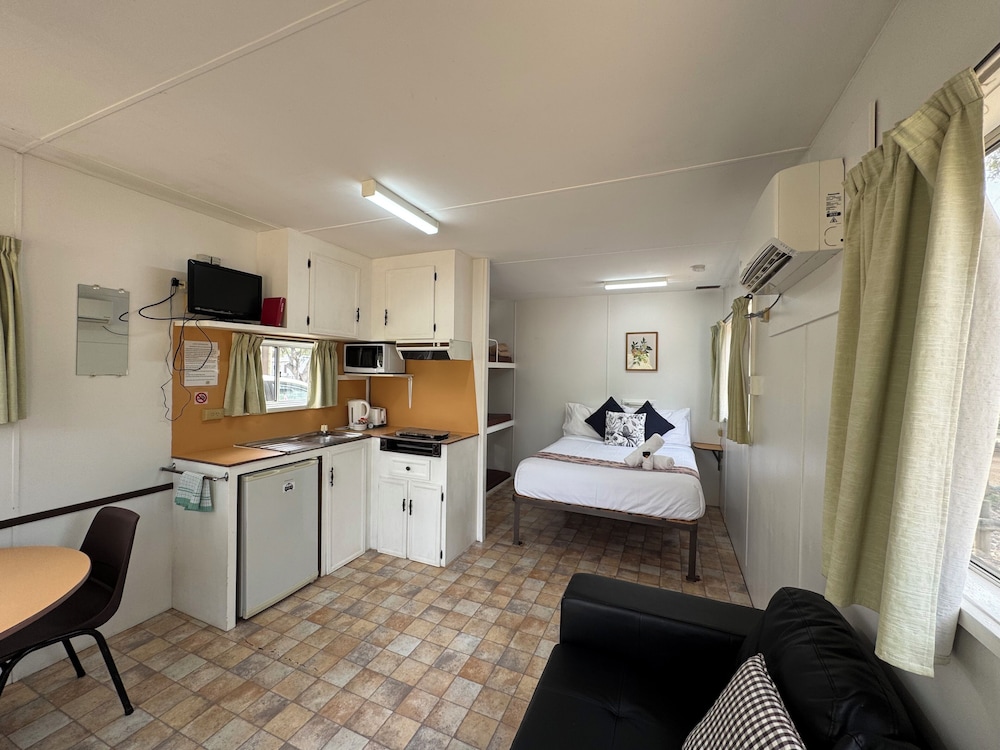 Hay Caravan Park